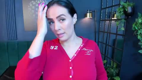 Scarlet Edwars online show from 5, 7, 2026