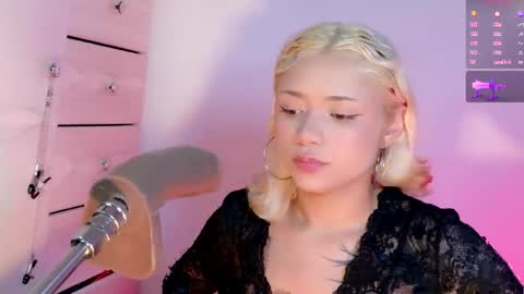 scarlet_gold online show from 9, 4, 2026