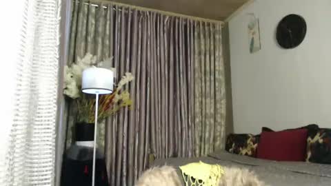 Snapshot of scarlet_ts69 chatting on 4, 1, 2025 scarlet online show from 4, 1, 2025