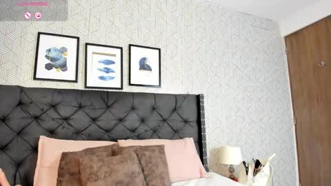 Scarlet online show from 8, 3, 2026