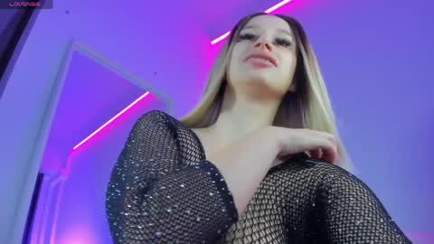 Snapshot of scarletflameee chatting on 14, 4, 2026 Amira online show from 14, 4, 2026