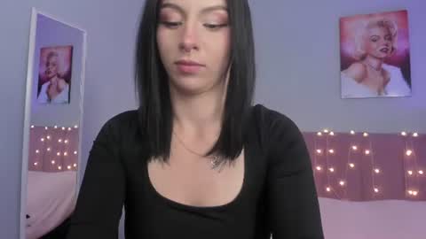 Scarlet  online show from 16, 7, 2026