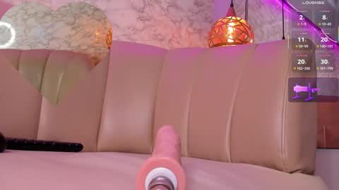 scarlethill_ online show from 7, 3, 2025