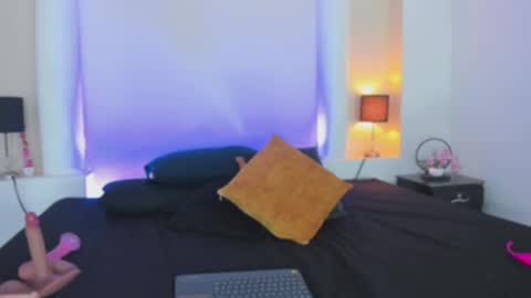Scarlet online show from 8, 6, 2026