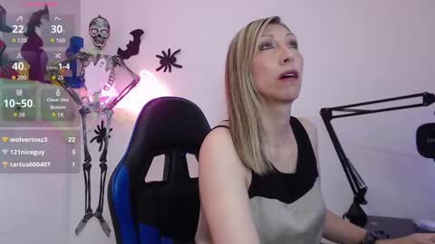 Snapshot of scarlett_079 chatting on 5, 11, 2025 Scarlett online show from 5, 11, 2025