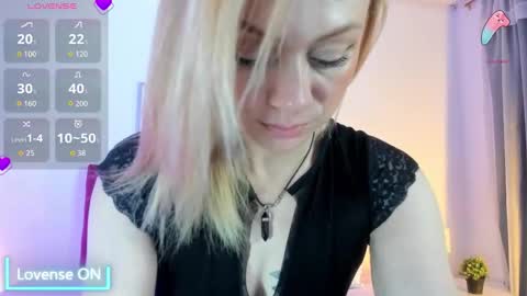 Snapshot of scarlett_blake11 chatting on 5, 10, 2025 scarlett_blake11 online show from 5, 10, 2025