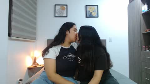 Snapshot of scarlett_evance chatting on 11, 4, 2026 Scarlett and Jazmin online show from 11, 4, 2026