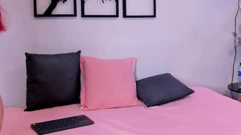 Scarlett Johs online show from 17, 10, 2025