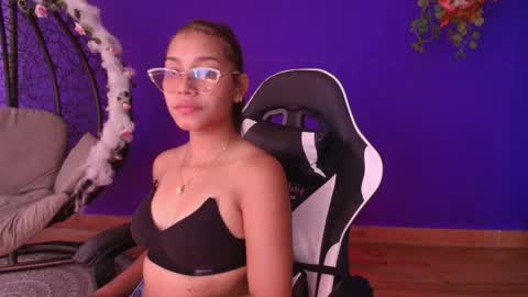 Snapshot of scarlett_lune chatting on 24, 5, 2026 scarlett_lune online show from 24, 5, 2026