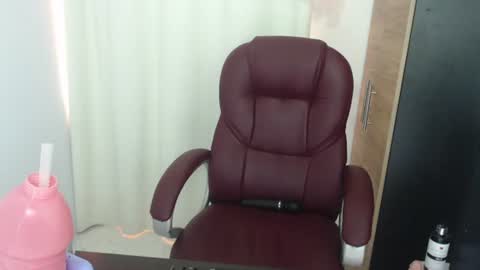 scarlett_mill online show from 13, 6, 2026