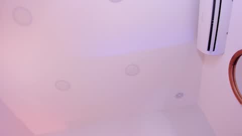 Scarlett Morgan online show from 5, 3, 2025