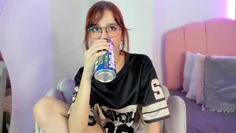 Snapshot of scarlett_smith_3 chatting on 2, 3, 2026 scarlett smith 3 online show from 2, 3, 2026