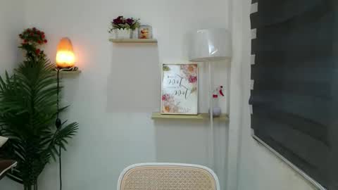 Snapshot of scarlett_sofia69 chatting on 7, 4, 2026 online show from 7, 4, 2026