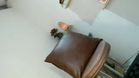 Snapshot of scarlett_sofia69 chatting on 8, 4, 2026 online show from 8, 4, 2026