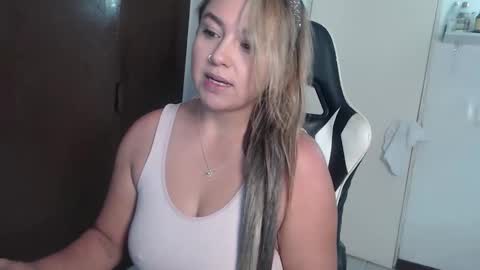 Snapshot of scarlettbellee chatting on 4, 5, 2026 Scarlett online show from 4, 5, 2026