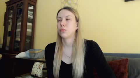 Scarlett online show from 2, 2, 2025