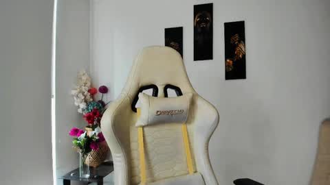 Scarlett online show from 13, 2, 2025