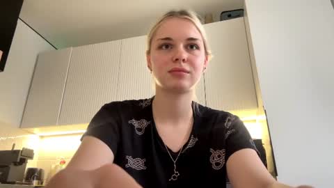 Snapshot of scarlettsencabaugh chatting on 7, 7, 2026 Scarlett online show from 7, 7, 2026