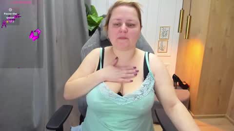 Snapshot of scarlettsoft chatting on 11, 3, 2025 Scarlett online show from 11, 3, 2025
