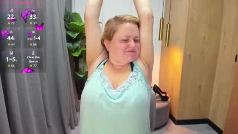 Snapshot of scarlettsoft chatting on 10, 10, 2025 Scarlett online show from 10, 10, 2025