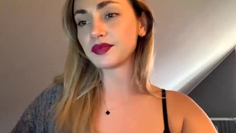 Snapshot of scarlettxblonde chatting on 17, 3, 2026 ScarlettxBlonde online show from 17, 3, 2026