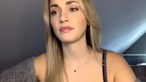 Snapshot of scarlettxblonde chatting on 21, 4, 2026 ScarlettxBlonde online show from 21, 4, 2026