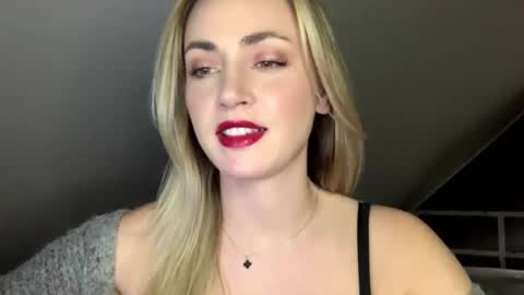 Snapshot of scarlettxblonde chatting on 7, 5, 2026 ScarlettxBlonde online show from 7, 5, 2026
