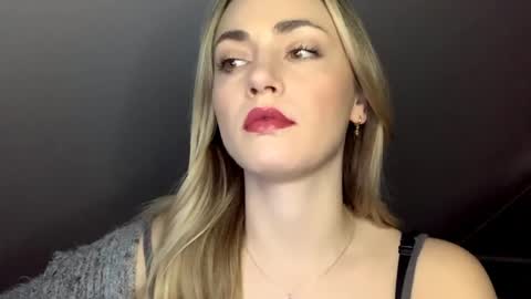 Snapshot of scarlettxblonde chatting on 18, 5, 2026 ScarlettxBlonde online show from 18, 5, 2026
