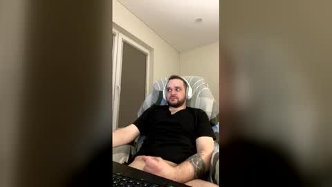 Snapshot of schizos chatting on 27, 3, 2026 Charlie online show from 27, 3, 2026
