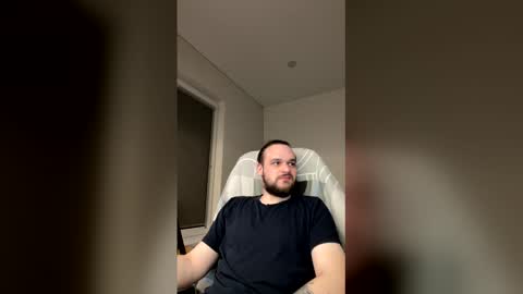 Snapshot of schizos chatting on 29, 4, 2026 Charlie online show from 29, 4, 2026