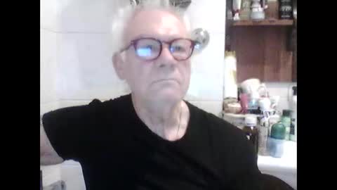 Snapshot of schizzodoro chatting on 15, 10, 2025 schizzodoro online show from 15, 10, 2025