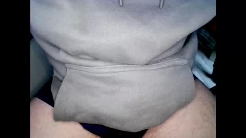 Snapshot of schpezii chatting on 5, 10, 2025 Guy online show from 5, 10, 2025