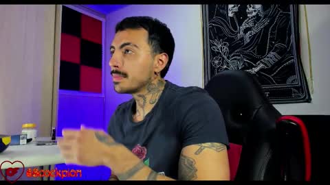 Snapshot of scockpion_ chatting on 20, 10, 2025 Alejandro help me to reach 200 thumps up online show from 20, 10, 2025
