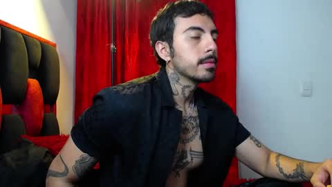 Snapshot of scockpion_ chatting on 14, 4, 2026 Alejandro help me to reach 200 thumps up online show from 14, 4, 2026