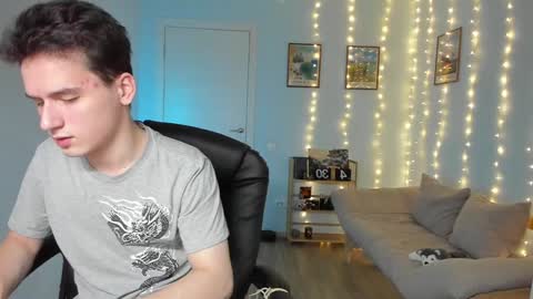 Snapshot of scooby_r chatting on 28, 12, 2024 Thomas brunette and Alex blond online show from 28, 12, 2024