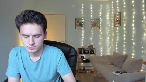 Snapshot of scooby_r chatting on 29, 12, 2024 Thomas brunette and Alex blond online show from 29, 12, 2024