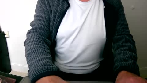 Snapshot of scotti30 chatting on 30, 12, 2024 Scott online show from 30, 12, 2024