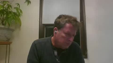 Snapshot of scottpbi52 chatting on 5, 1, 2025 scottpbi52 online show from 5, 1, 2025