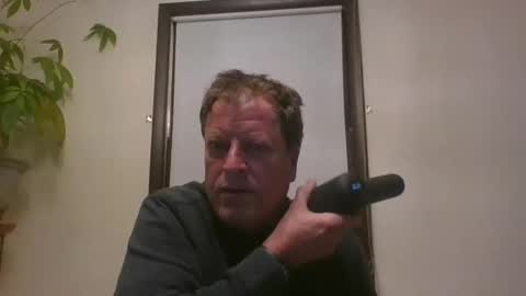 Snapshot of scottpbi52 chatting on 7, 1, 2025 scottpbi52 online show from 7, 1, 2025