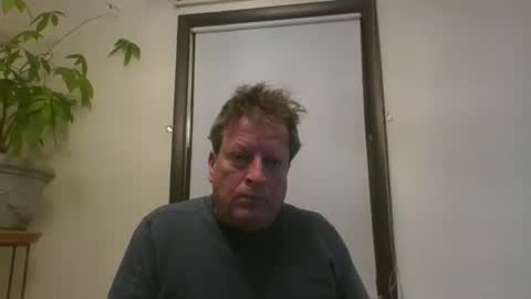 Snapshot of scottpbi52 chatting on 10, 1, 2025 scottpbi52 online show from 10, 1, 2025