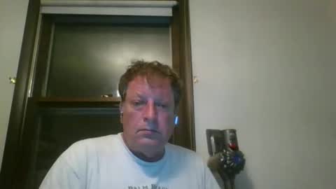 Snapshot of scottpbi52 chatting on 28, 4, 2026 scottpbi52 online show from 28, 4, 2026
