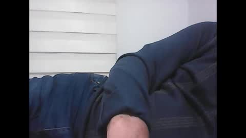 Snapshot of screw2 chatting on 25, 4, 2026 Evren online show from 25, 4, 2026