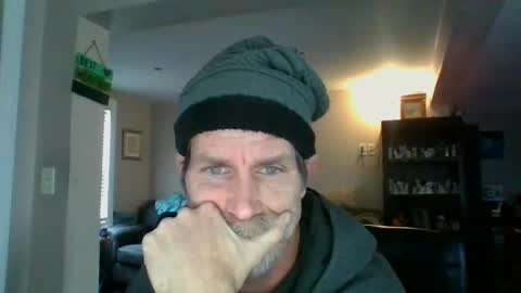 Snapshot of scroach11 chatting on 29, 1, 2025 GettOffMyLawn online show from 29, 1, 2025