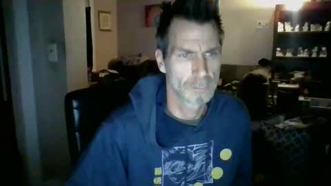 Snapshot of scroach11 chatting on 25, 4, 2026 GettOffMyLawn online show from 25, 4, 2026