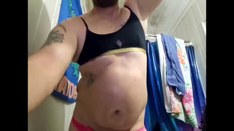 Snapshot of sdraftt45 chatting on 10, 1, 2025 Arin online show from 10, 1, 2025