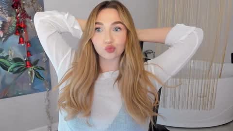 Snapshot of seaebreeze chatting on 12, 1, 2025 Kate online show from 12, 1, 2025