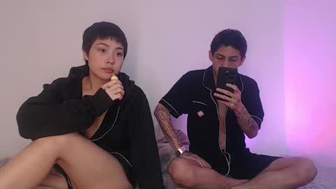 Snapshot of sebas_and_mila chatting on 22, 10, 2025 CAMILA Y SEBASTIAN online show from 22, 10, 2025