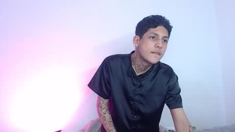 Snapshot of sebas_and_mila chatting on 17, 2, 2026 CAMILA Y SEBASTIAN online show from 17, 2, 2026