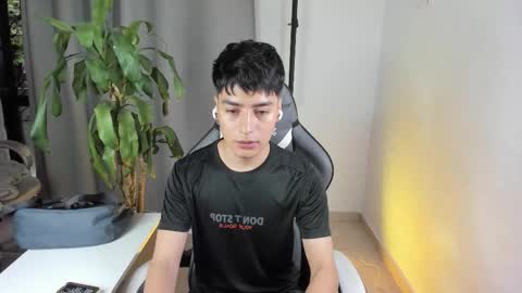 Snapshot of sebas_rosse chatting on 23, 3, 2026 sebastian online show from 23, 3, 2026