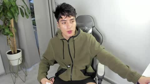 Snapshot of sebas_rosse chatting on 21, 4, 2026 sebastian online show from 21, 4, 2026